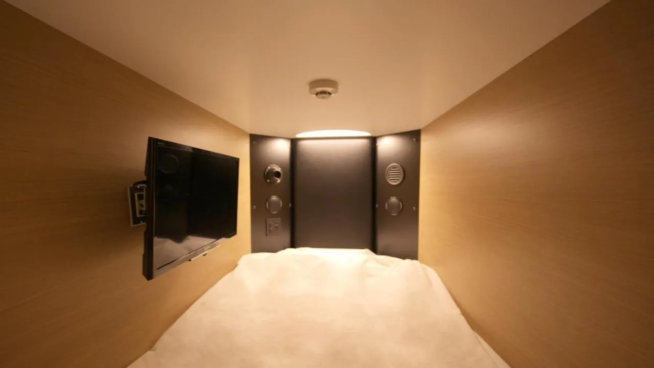 カプセルホテル Sauna&Hotel Karumaru Ikebukuro 東京都